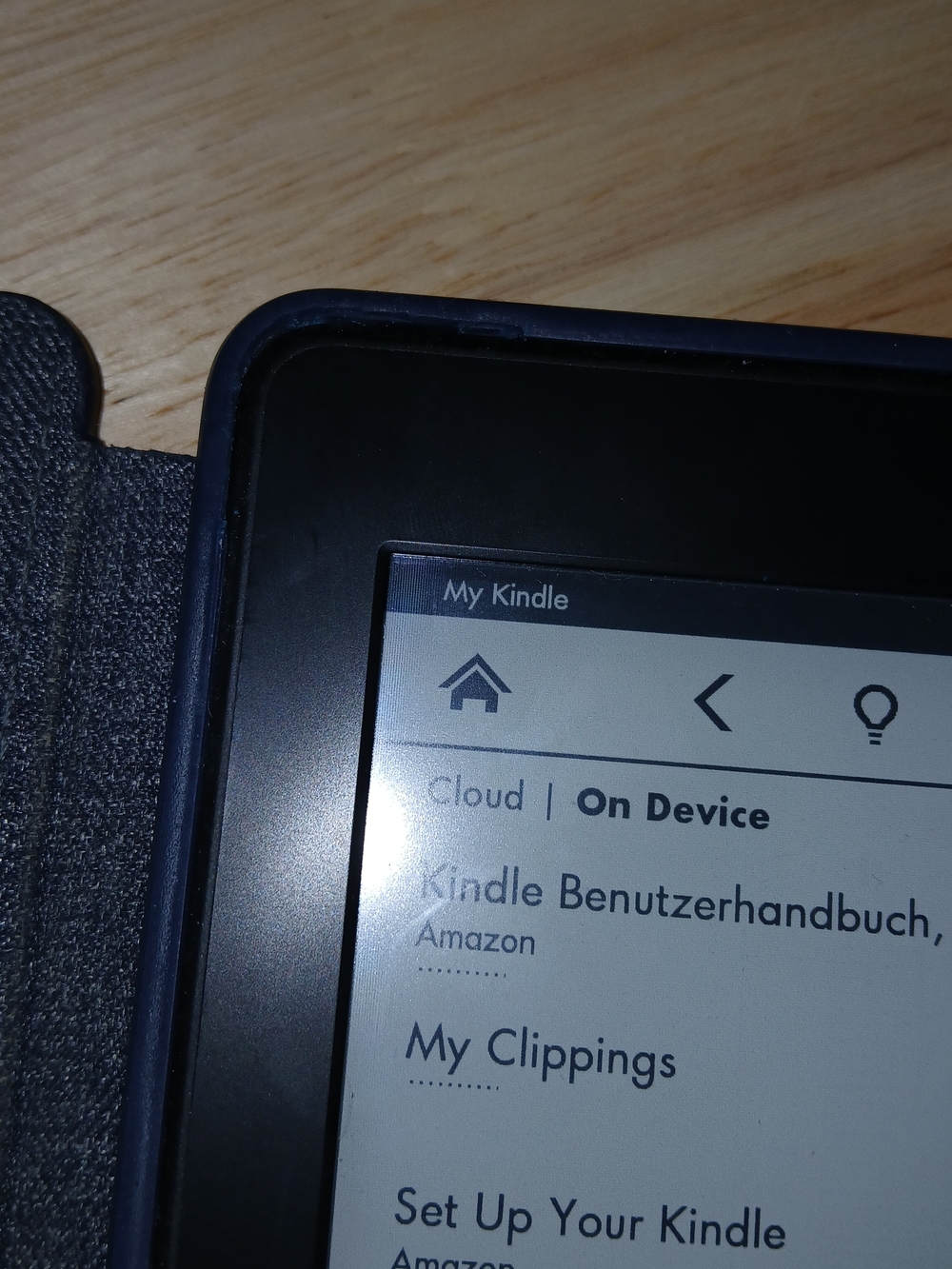 Amazon Kindle Black 5th Gen. e-Reader with Navy Blue Fabric Cover - Picture 14 of 16